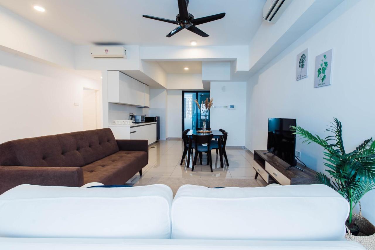 Cozy Homestay With Wifi @Encorp Strand Mall @Alpha Ivf Petaling Jaya Exterior photo
